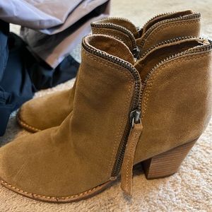 Light brown chunky healed boot